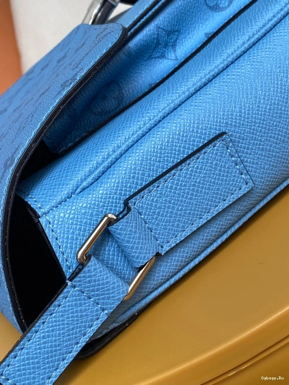 NEW LOUIS MESSENGER VUITTON 0112